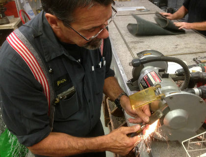 Tool sharpening service